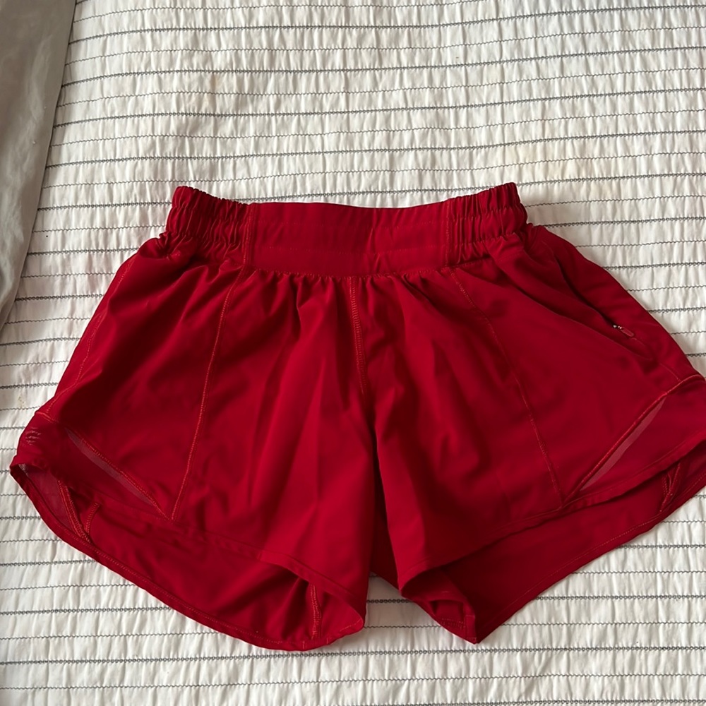 lululemon hotty hots SZ 2 inseam 4 in